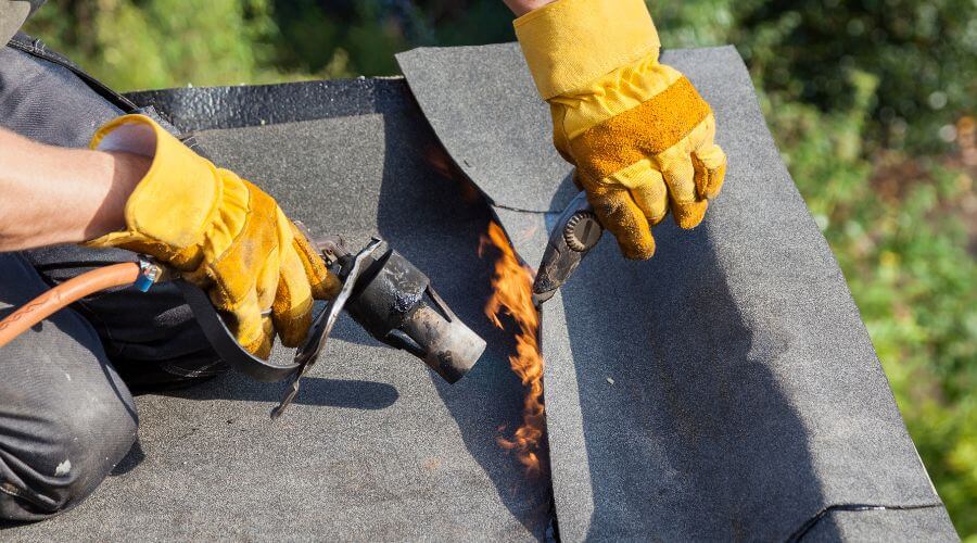 Professional gutter cleaning in Monroe, TN